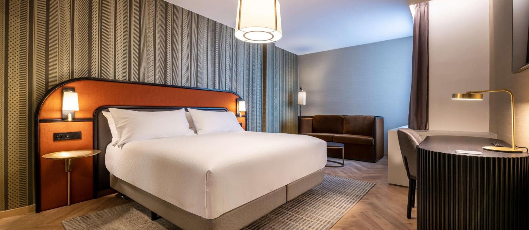 Doubletree By Hilton Brussels City Hotel Екстериор снимка